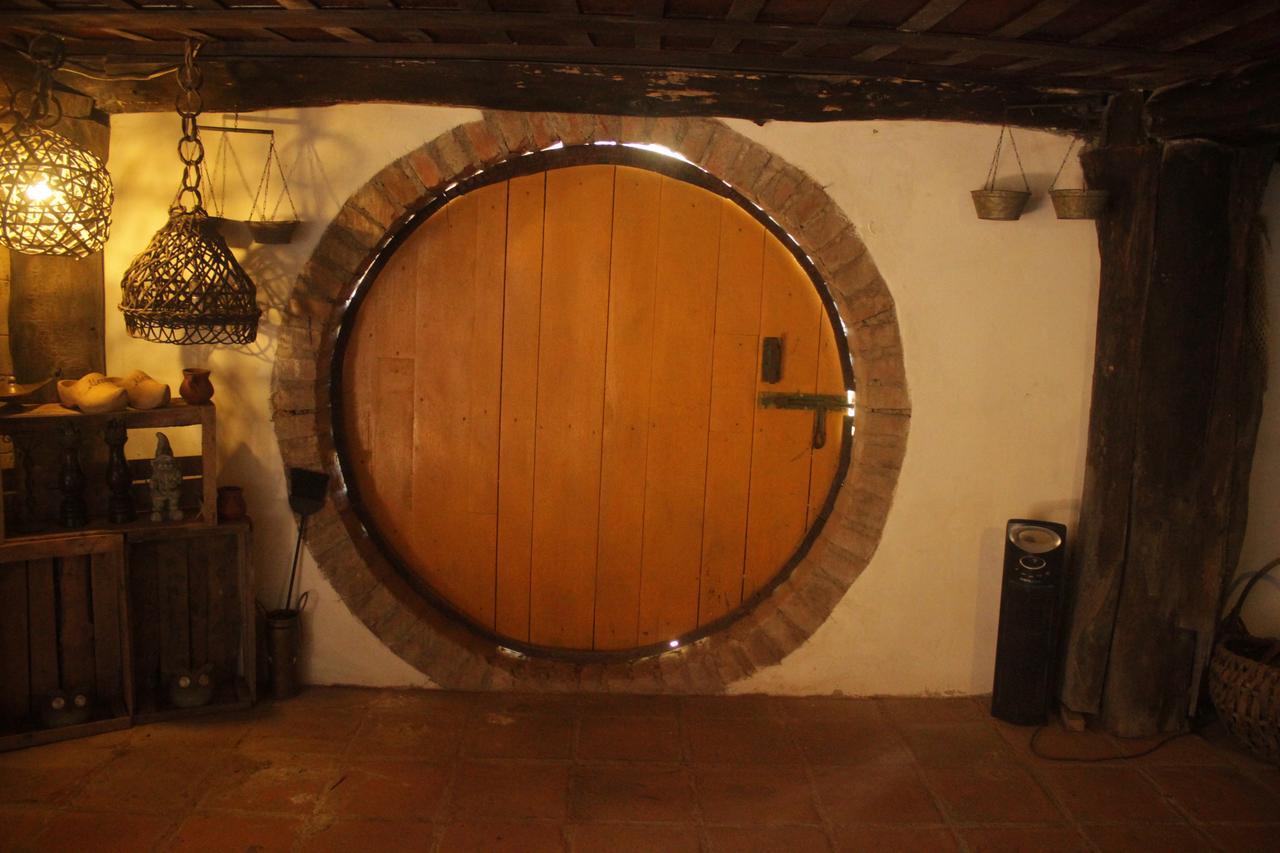 Отель The Hobbit La Comarca Нуэва-Сан-Сальвадор Экстерьер фото